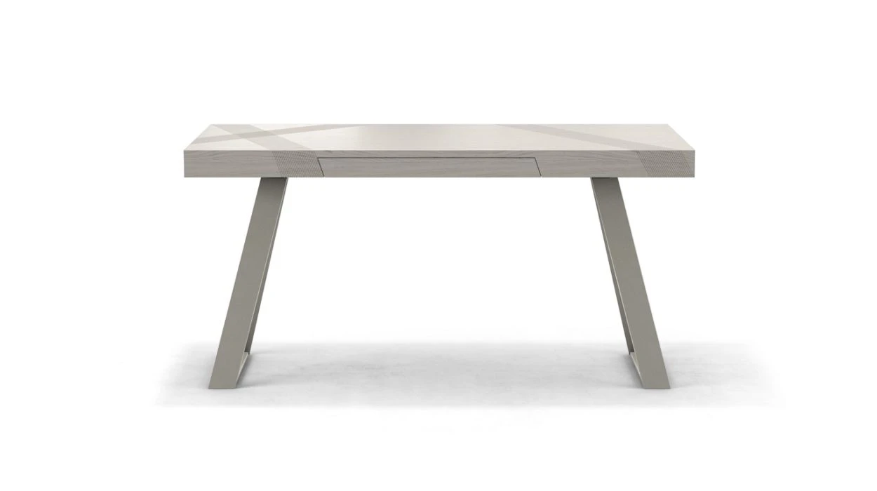 TRACK | Desk 1 TRACK | Desk